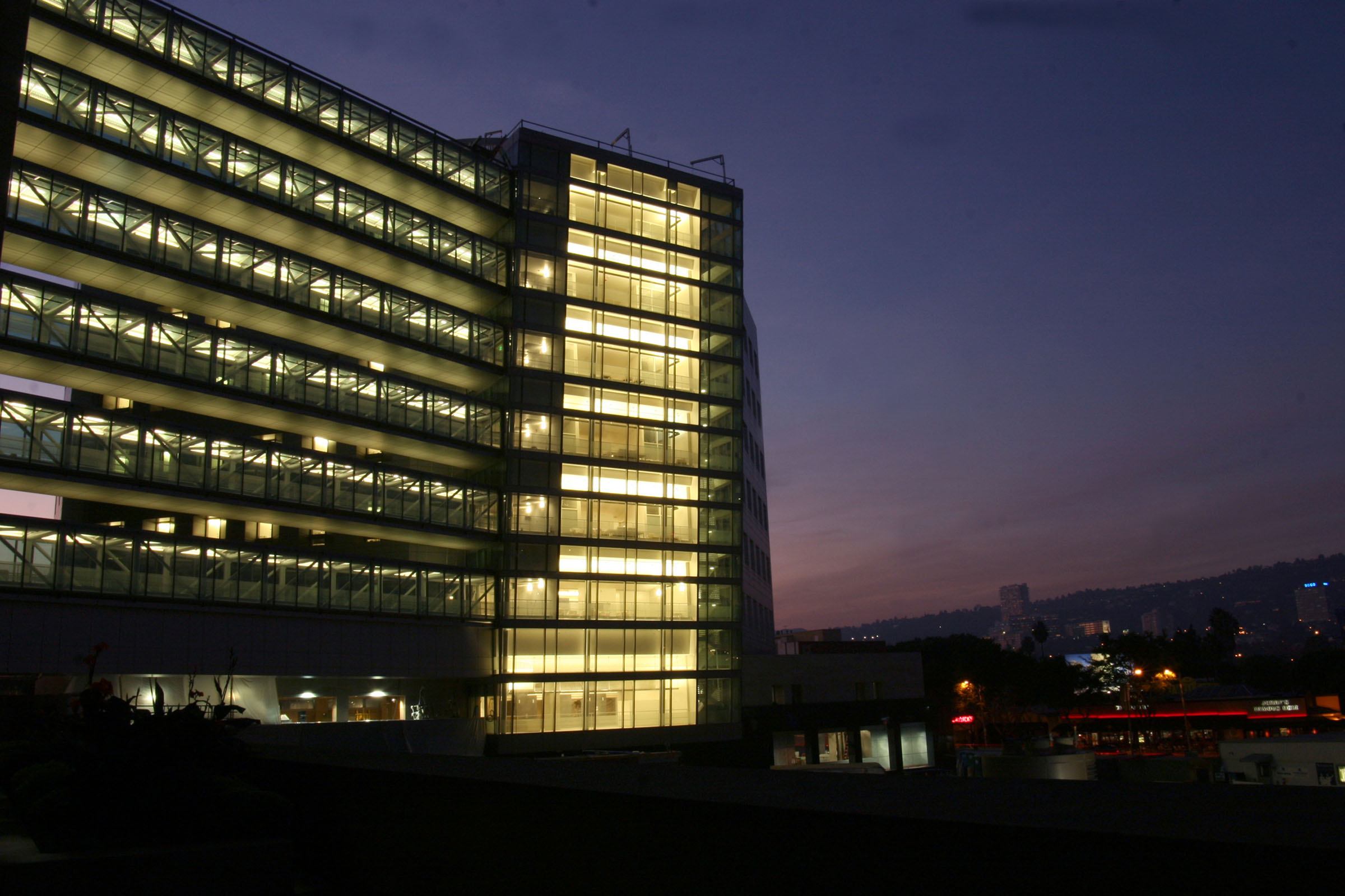 Cedars Sinai North Care Tower_Langdon Wilson Architects_007 Lighting Design Alliance