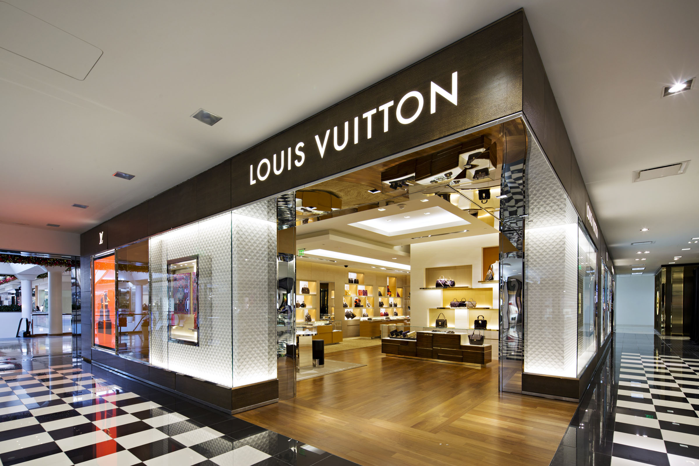 Louis Vuitton Glendale Bloomingdale's Store in Glendale, United